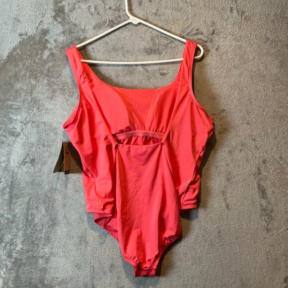 Nike Women's Essential U-Back One-Piece Swimsuit Size XXL New - Picture 3 of 7